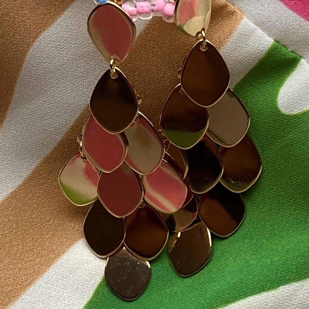 Elegant Golden colorTeardrop Earrings ✨.   📌Not gold